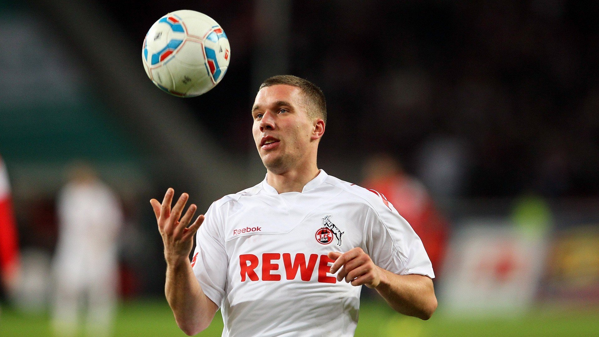 西甲：马德里双雄再度展开激烈追分战，积分差距缩小，马德里竞技西甲夺冠